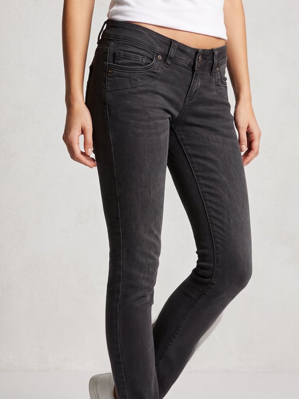 Delias low rise long washed black straight leg jeans